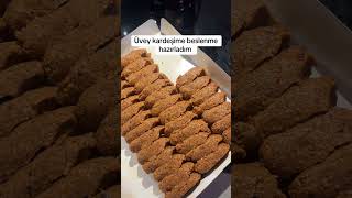 Üvey Kardeşi̇me Beslenme Hazirladim