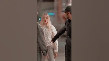 وحبك يوم صادفتك تدفق في شراييني 