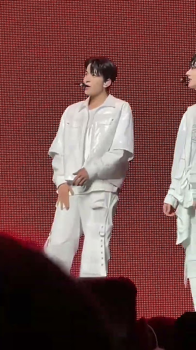 Heeseung singing 'off my face' (manifesto in Anaheim)