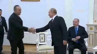Erdoğan - Putin Görüşmesinde Tokalaşmalar Gündemde | Putin'in El İşareti?