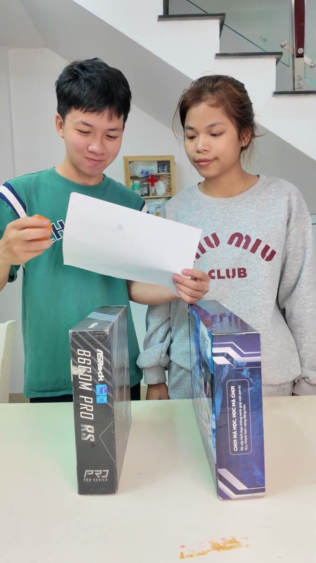 ACC - Cách Để Đỡ Được Quả Cam || How to Hold an Orảnge. #funny #trending