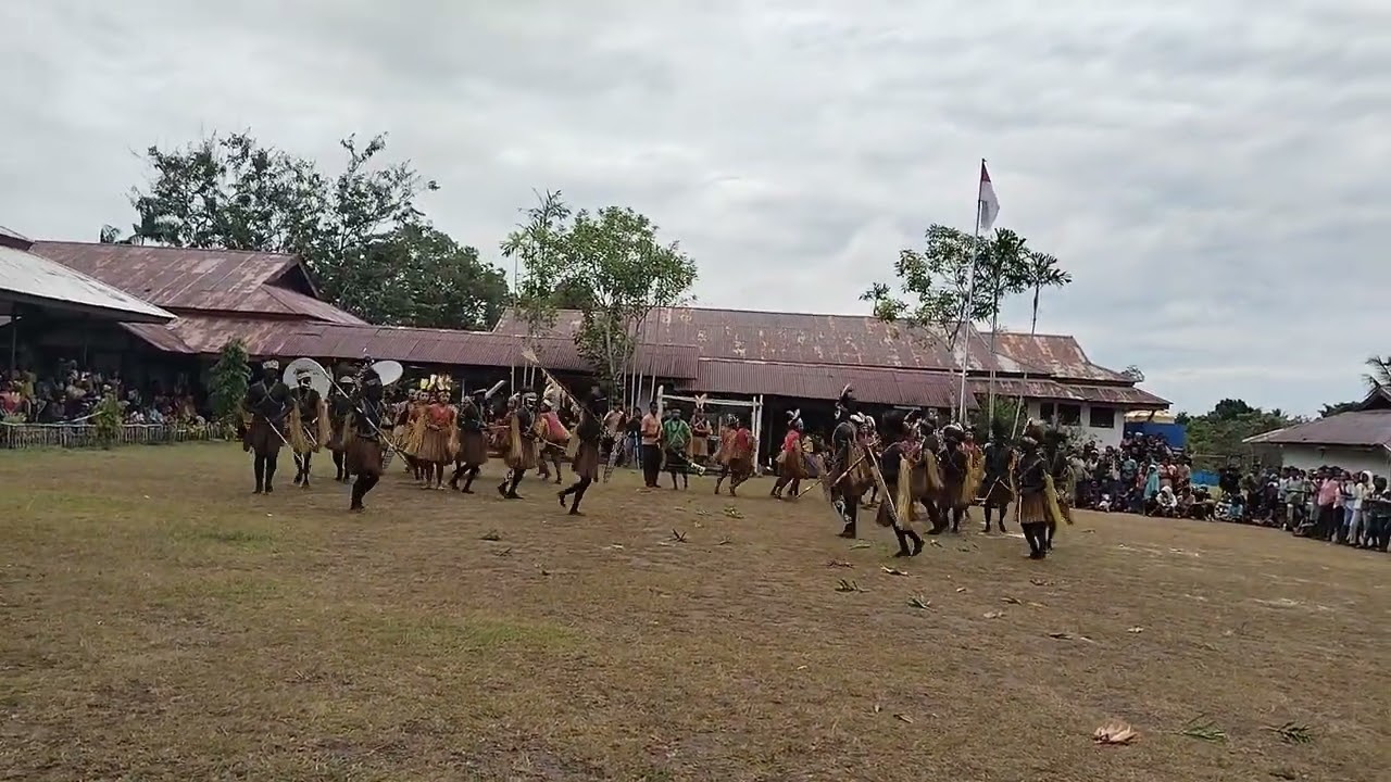 SMA NEGERI 1 BADE TARIAN AUYU 2 KELAS 3 