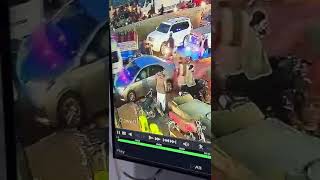 karachi shahlateef town mai sare aam traffic jam mai dacioty
