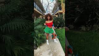 taking insta pics with your best friend