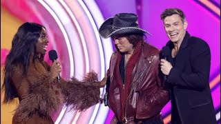 “STOP LOOKING AT ME!” Mickey Rourke’s AWKWARD moment with AJ Odudu | #mickeyrourke #bigbrother #cbb