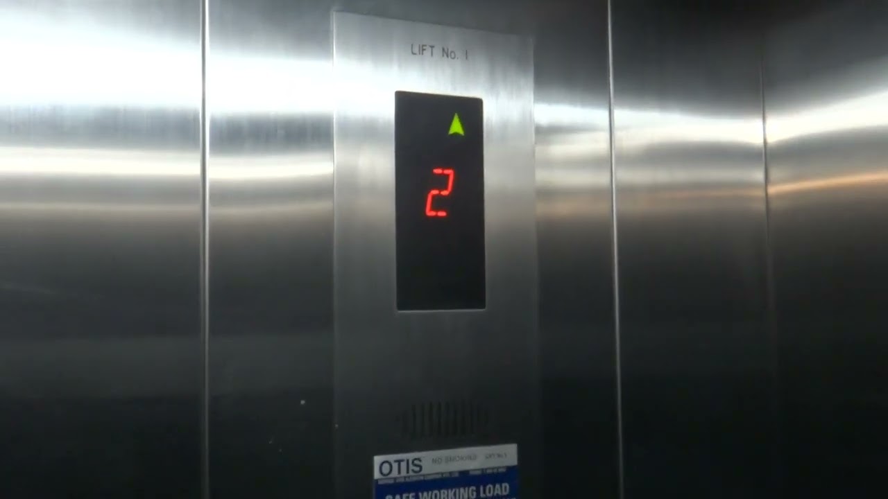 Fyswick DFO Shops, Canberra, Australia - Xizi Otis Gen2 Focus2 MRL OH-AMCB Traction Elevator