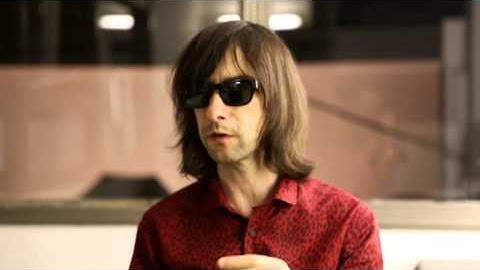 Song Story: Primal Scream -  Movin