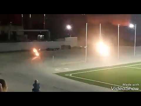 Двухцветная машина пополам