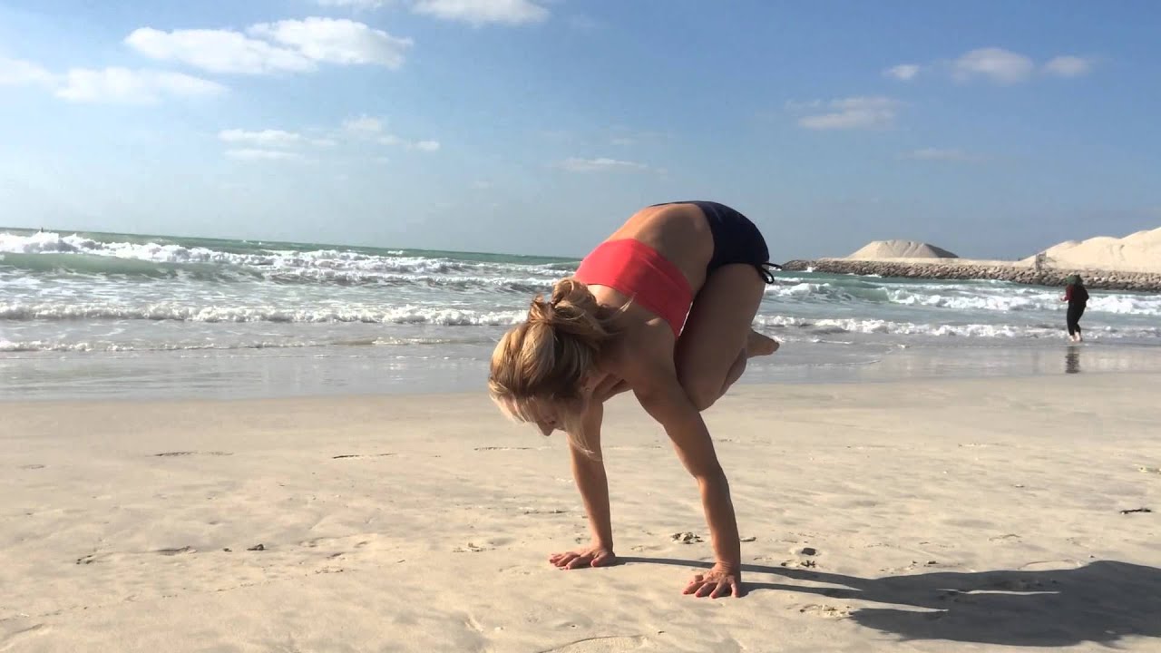 fitland Yoga Dubai Bakasana on the Beach
