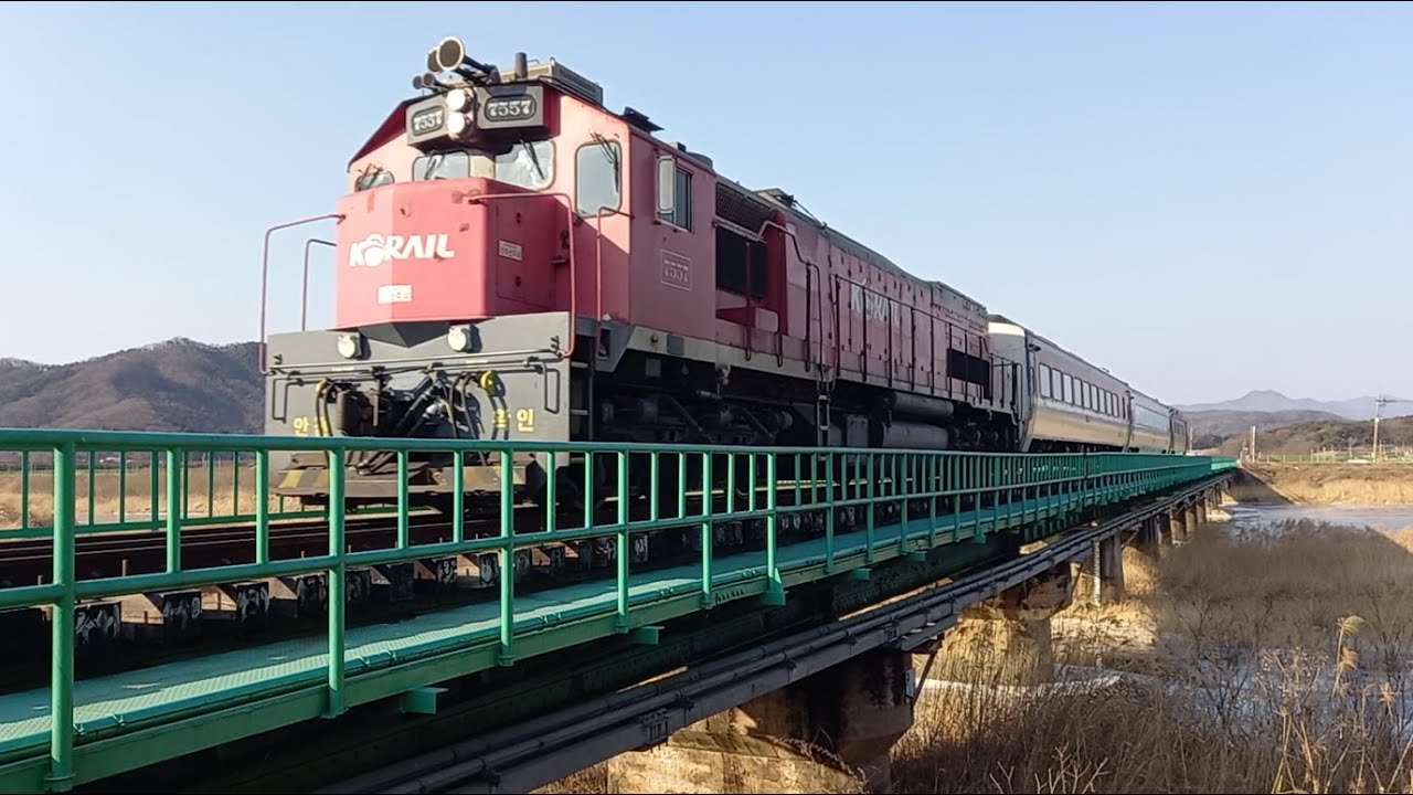 경북선, 경북 상주시 이안면 가장리, 오케스트라 경보종 소리와 이안철교를 통과하는 2량 무궁화호