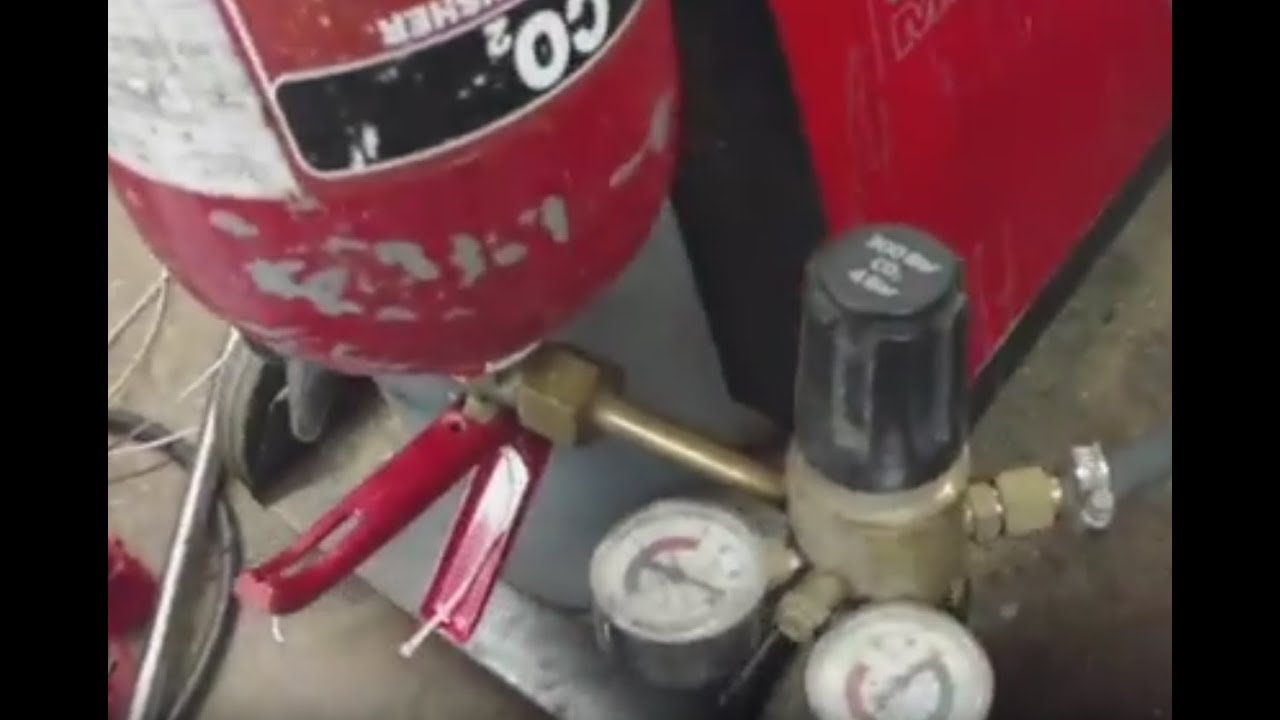 Welding with a fire extinguisher emergency mig gas YouTube