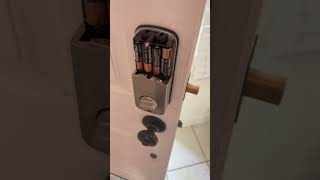 Battery change for door lock ☎️669-231-9049 #samlocksmith #smartlock