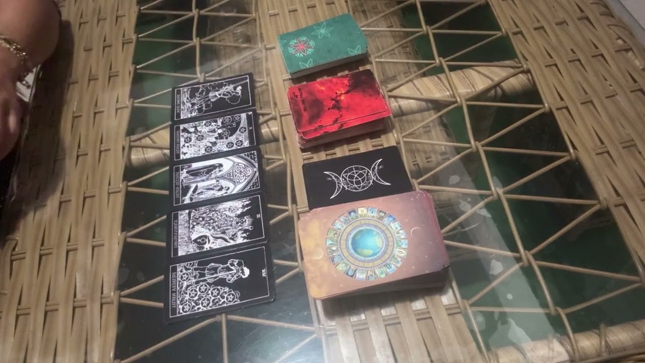 KOVA BURCU ♒️ EKİM AYI TAROT ♒️ ÜMİDİNİ YİTİRMEMELİSİN #tarot #kahvefalı #sufalı #keşfet 