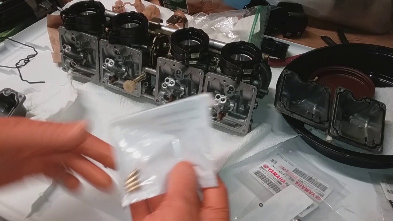 1988 Yamaha FZR400R carburetor rebuild and jets - YouTube