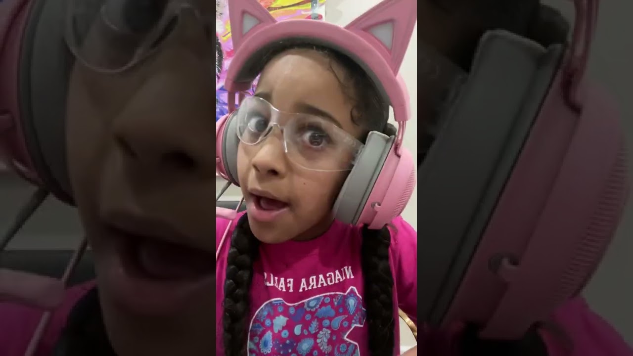 Cali WORKS at a SLIME SHOP for a Day