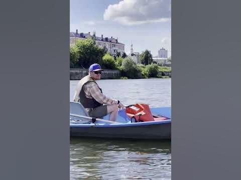 Кот на лодке #рыбалка #спиннинг #fishing #рыбаки #кот - YouTube