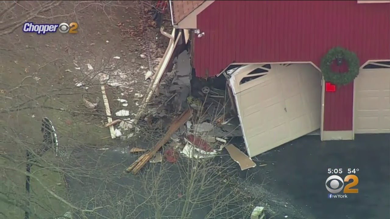 Truck Crashes Into House In New Jersey - YouTube