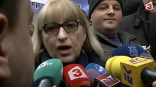 Цецка Цачева слезе при протестиращите надзиратели