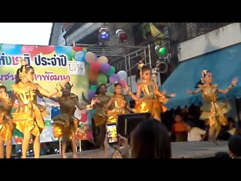 ตัวก็ไทยใจก็ไทยร.ร.พลวิทยา