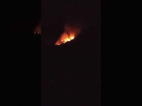 Alatri, incendio devasta un’intera collina: notte di fuoco in provincia