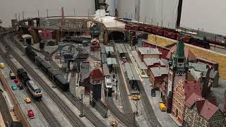 MODELLEISENBAHN MÄRKLIN DIGITAL ANLAGE H0 UNTERE EBENE, OBERE EBENE GLEICHSTROM ANALOG H0. BR 01...