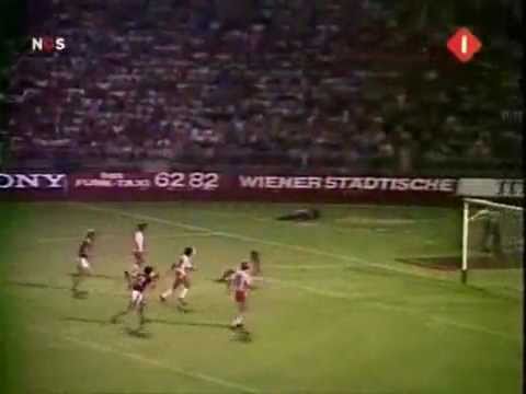 Rob de Wit scores