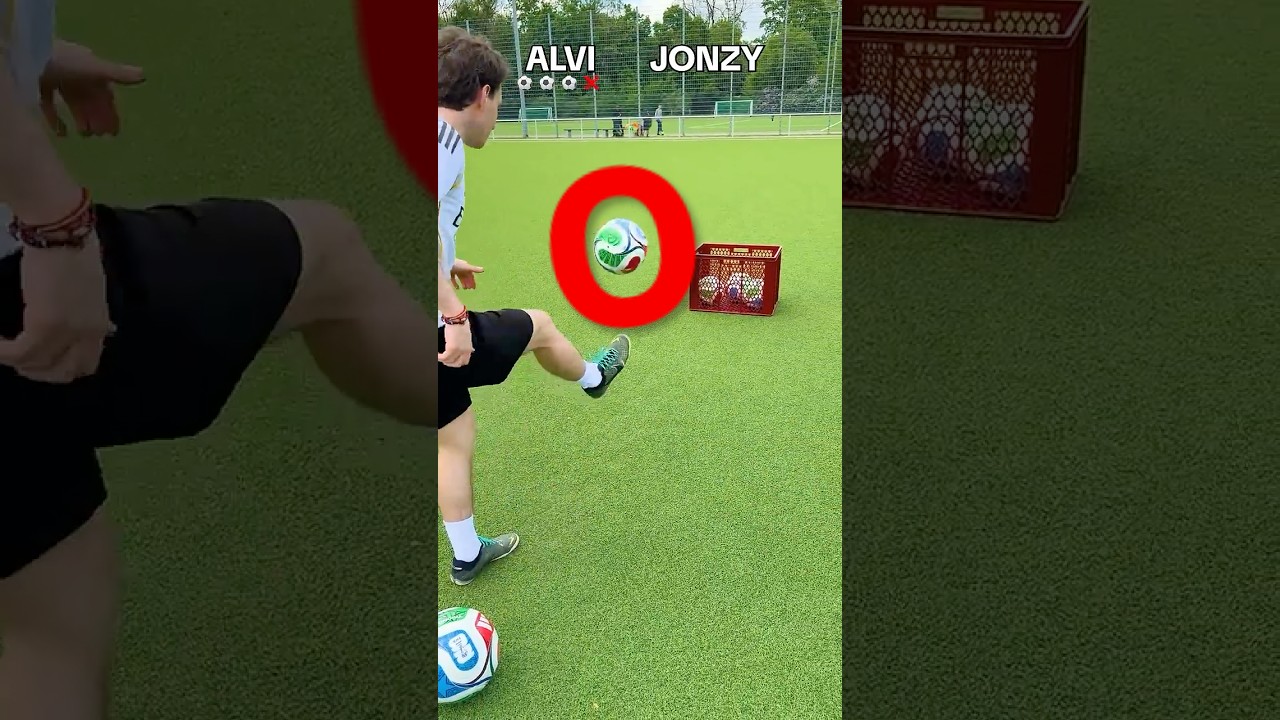 WER TRIFFT DIE MEISTEN BÄLLE? ⚽