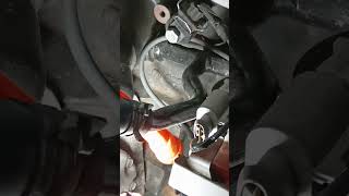 Dicas sobre a instalação do tubo de distribuição de arrefecimento do motor APK 2.0 do Golf MK4.
