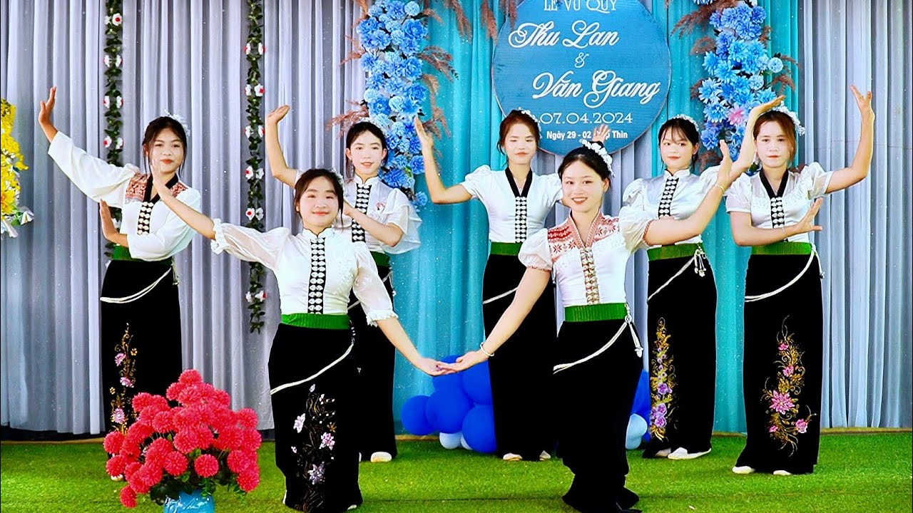 MÚA INH LẢ ƠI CỦA ĐỘI MÚA SUNG KÍCH BẢN BẢN ĐÔNG CHIỀNG KHOANG TẠI LVQ THU LAN & VĂN GIANG