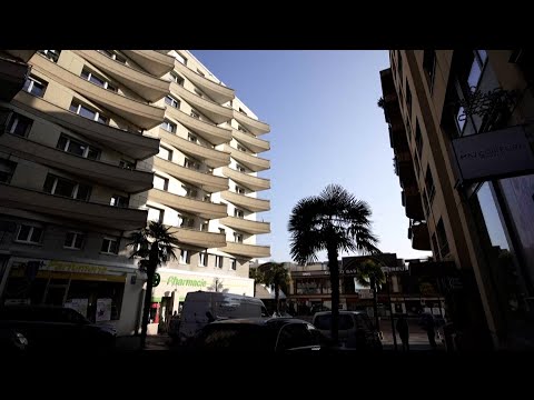 Four die as family plunges from balcony in Switzerland