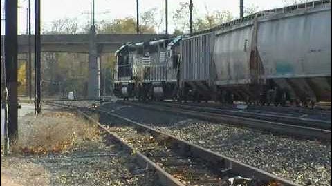 NS 5658 diverging through COLA Interlocking