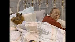 ALF Farts in Bed with Willie - ALF Season 04 Episode 12 Fever (1989)