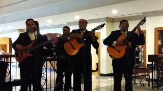 Video thumbnail of "Trio Los Monarkas- El Candado"