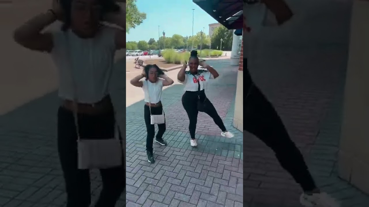 Dance battle: Mom VS Daughter