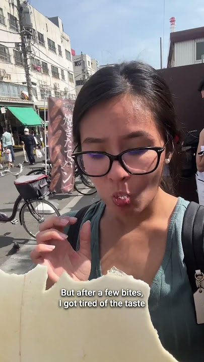 Trying the viral shrimp rice cracker in Japan