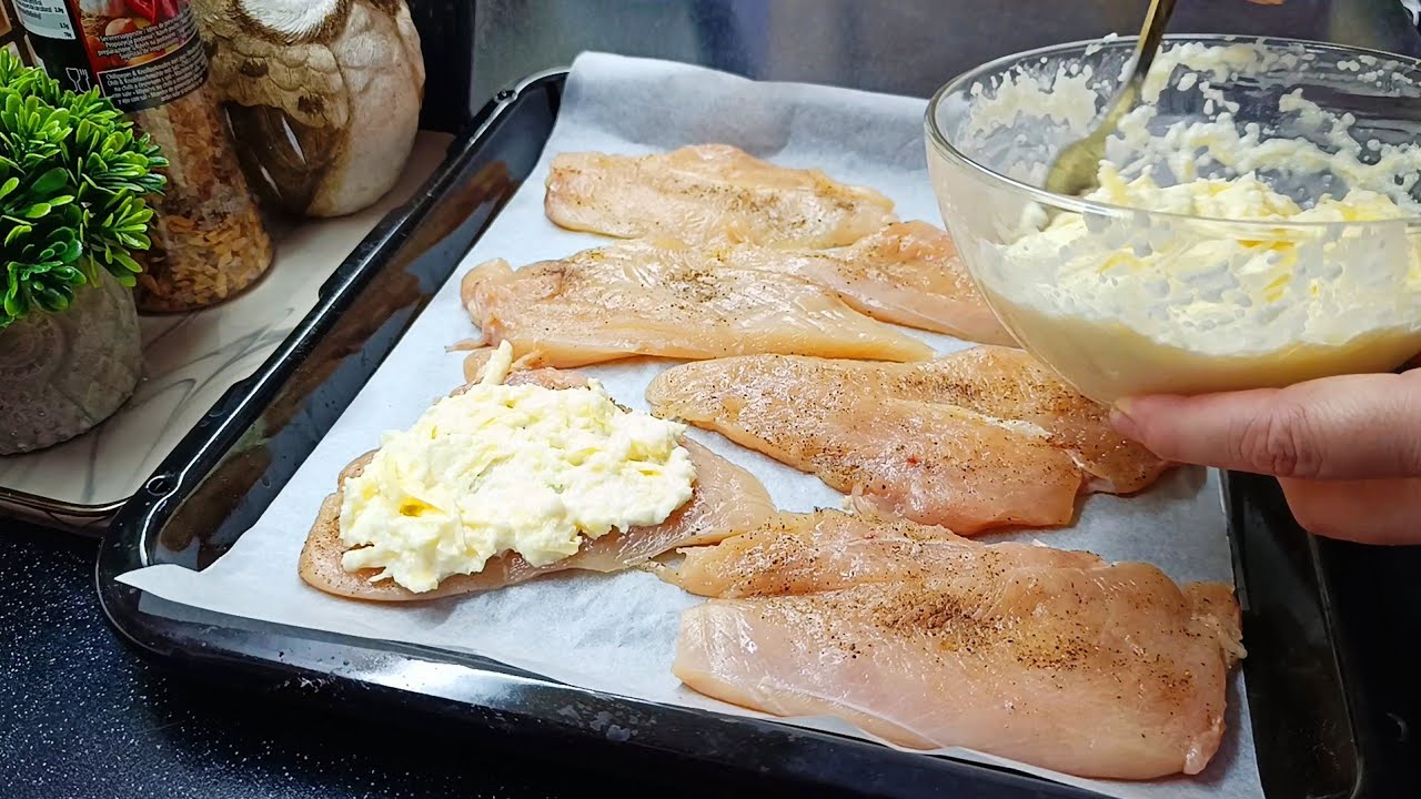  Куриные отбивные в духовке под сырно-луковой шапочкой 🍗