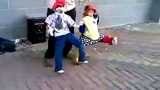 String dolls dancing