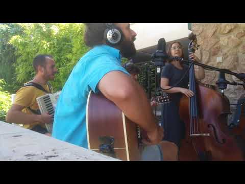 Com un dia qualsevol - LLAMPUGA