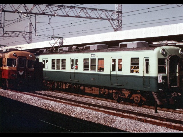 京阪電車（1979、80年）、工事中の高架複々線、守口市に急行が停車など
