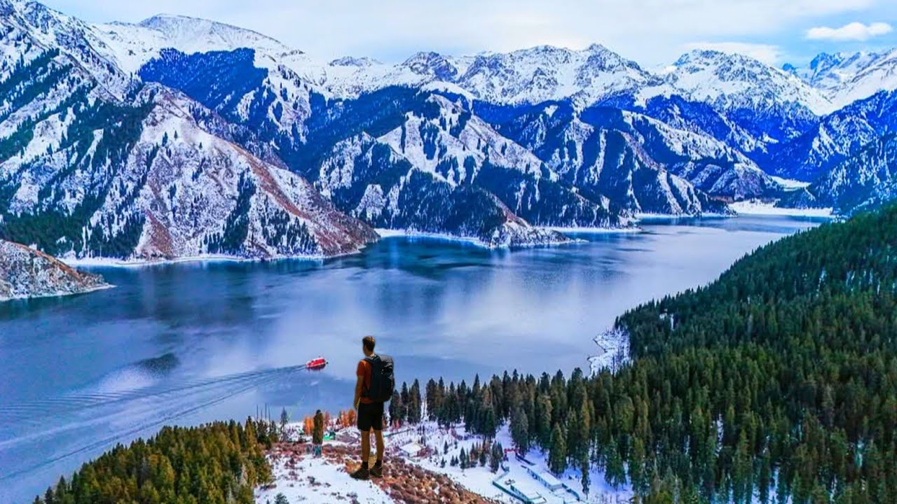 pakistan tourist places:Swat Valley is a popular destination for snowfall enthusiasts