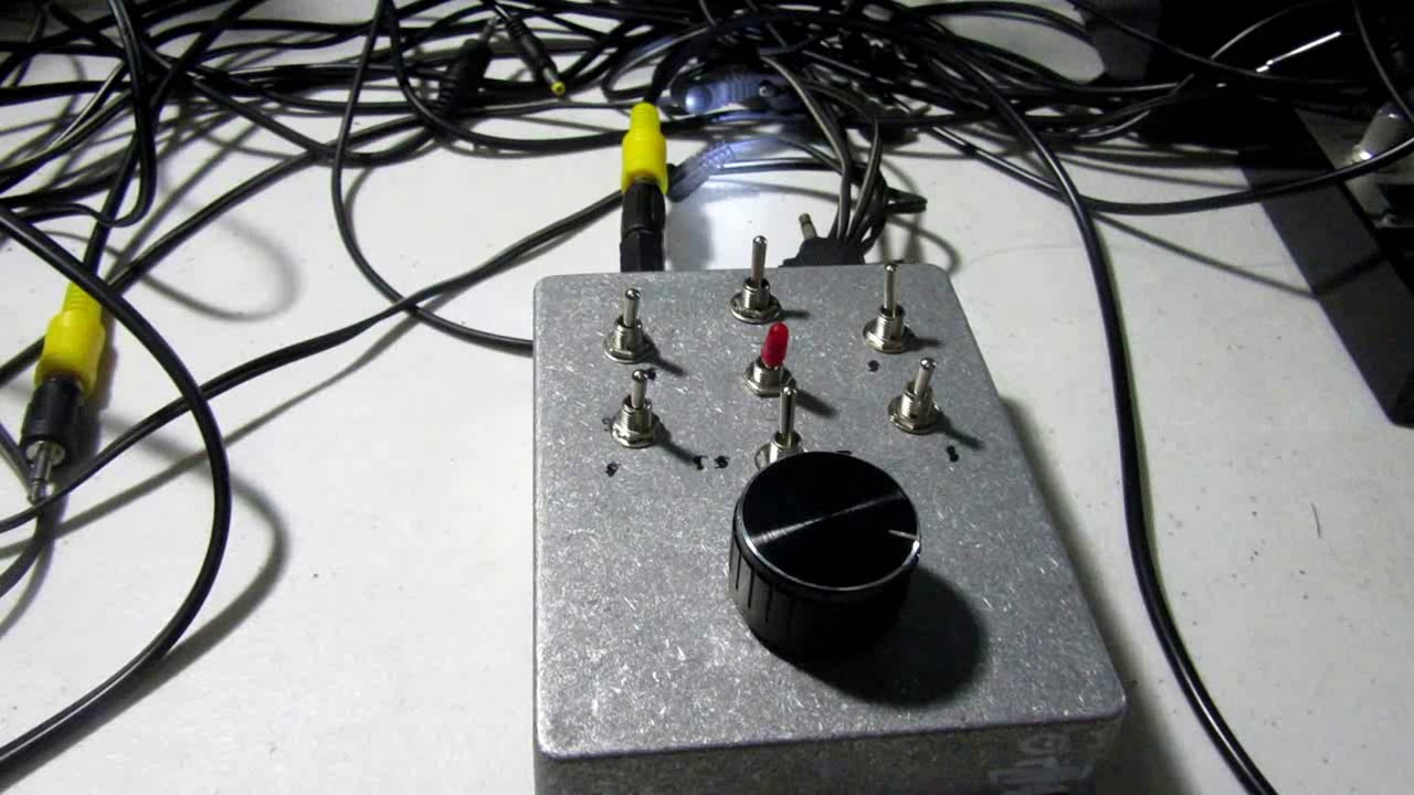 Tantrum [HNW Machine little brother | demo] Noise Pedal - YouTube