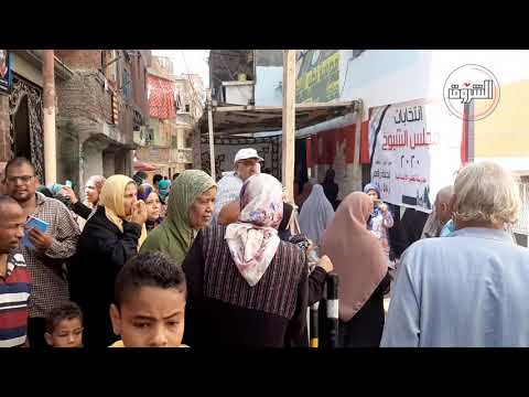 توافد السيدات بمدرسة نظير بكفر الدوار