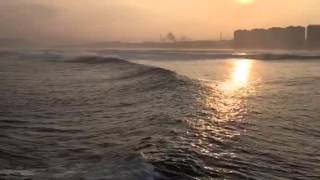 Olas en la playa de Salinas, Asturias
