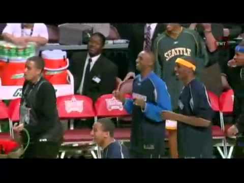 Nate Robinson Dunks over Spud Webb 2006 Slam Dunk Contest