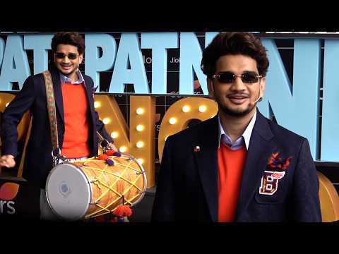 Munawar Faruqui Dances & Has Fun With Dhol on Dhamaal With Pati Patni Aur Panga Set