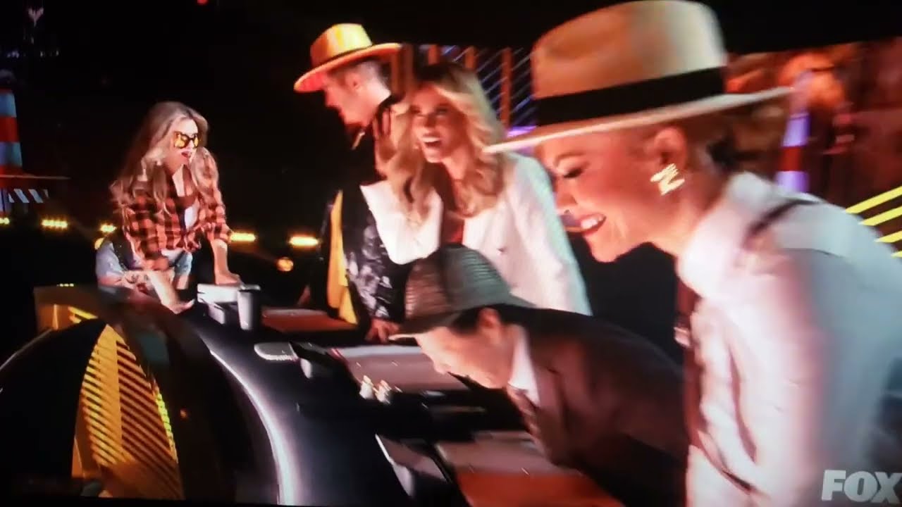 Handyman Sings "Shake Your Groove Thing" By Peaches & Herb | The Masked Singer Season 14 Episode 1 |