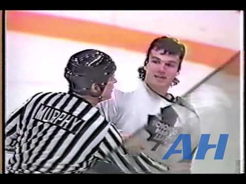 NHL Jan. 8, 1990 Toronto Maple Leafs v Washington Capitals (R) Luke Richardson v Dino Ciccarelli