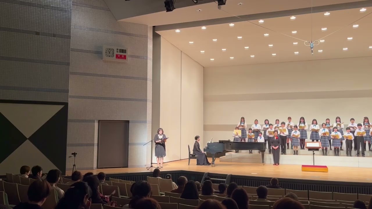 第１部のMC　帯広アドニス少年少女合唱団OG　中道愛美