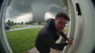 BIG TORNADO CAUGHT ON DOORBELL