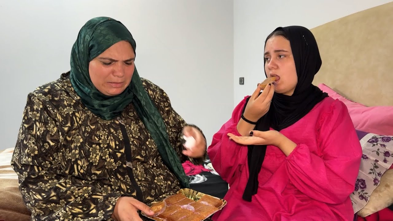 جاب لامه بسبوسه وماجبش لزوجته واستخبى عشان يشوفها هتعامل امه ازاى وطلقها فورا